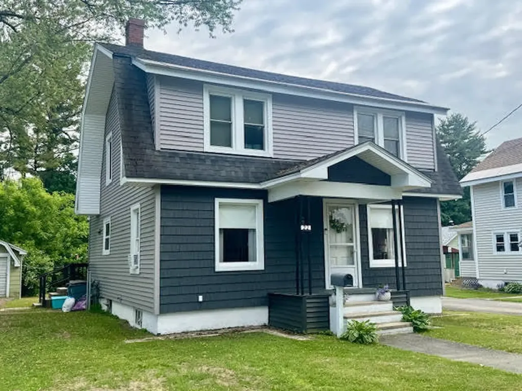 22 Edgemont Avenue Waterville ME 04901