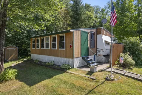 32 Fox Den Lane Warren ME 04864