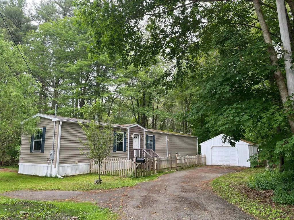 35 Sterling Road Kittery ME 03904