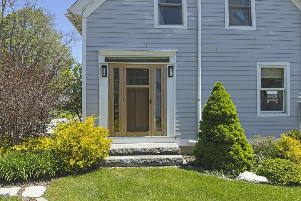 7 Pacific Street Rockland ME 04841