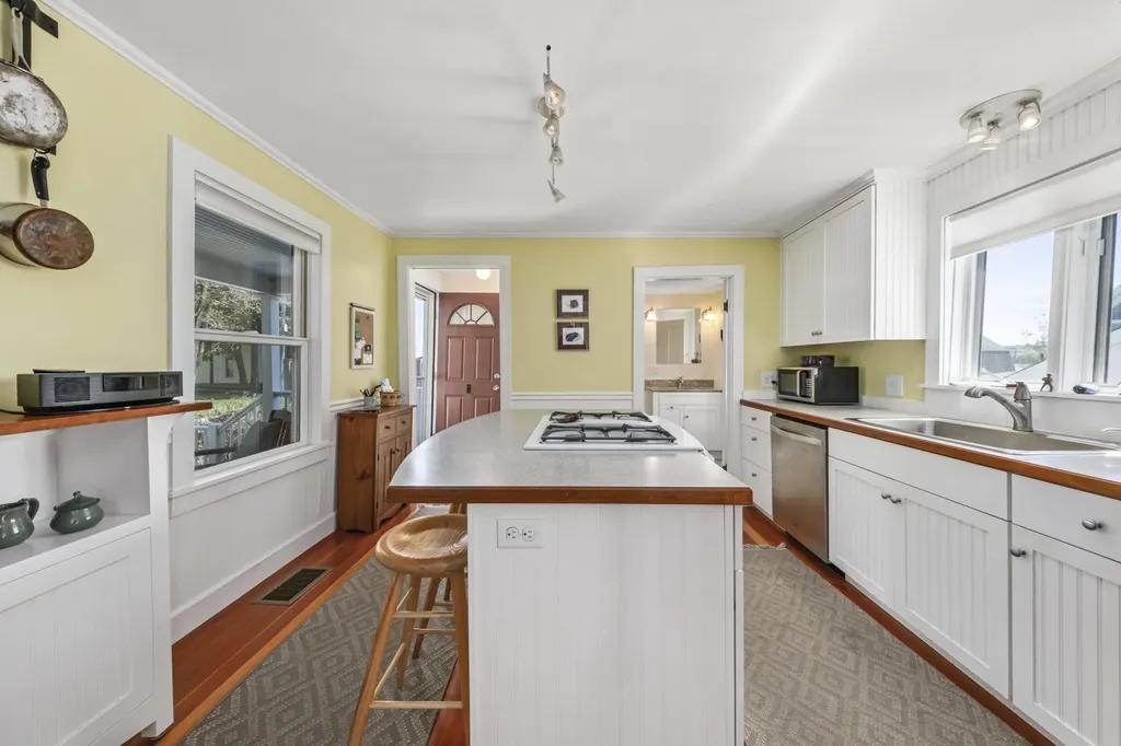 7 Pacific Street Rockland ME 04841