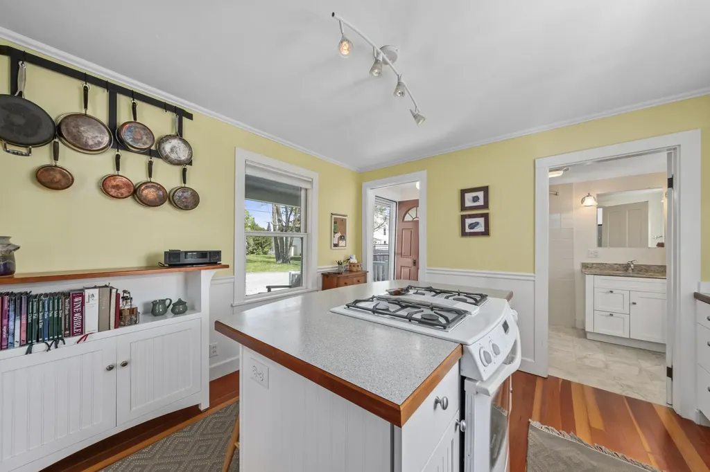 7 Pacific Street Rockland ME 04841