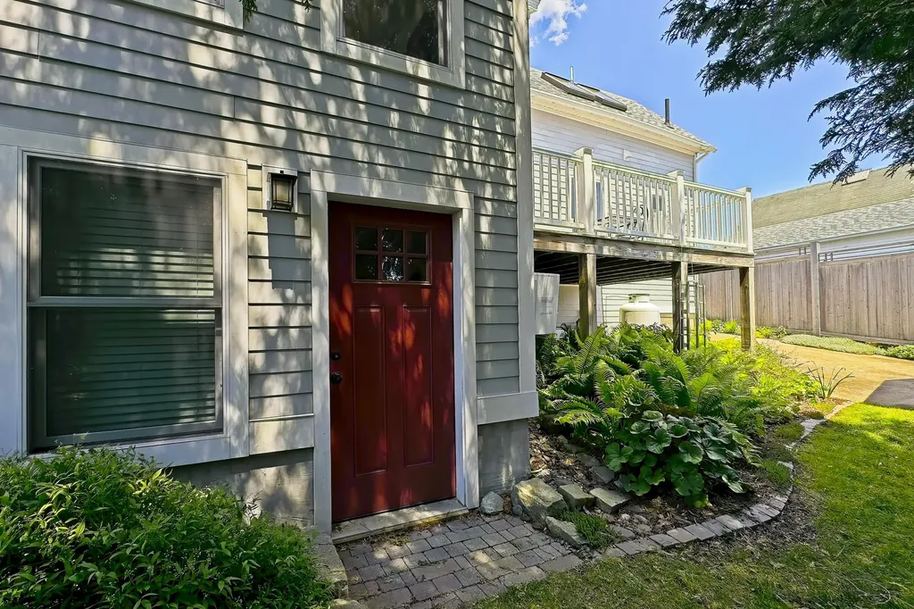 7 Pacific Street Rockland ME 04841