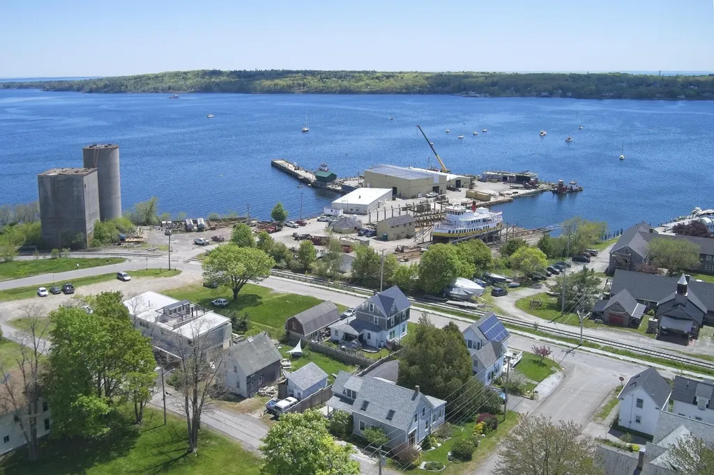 7 Pacific Street Rockland ME 04841