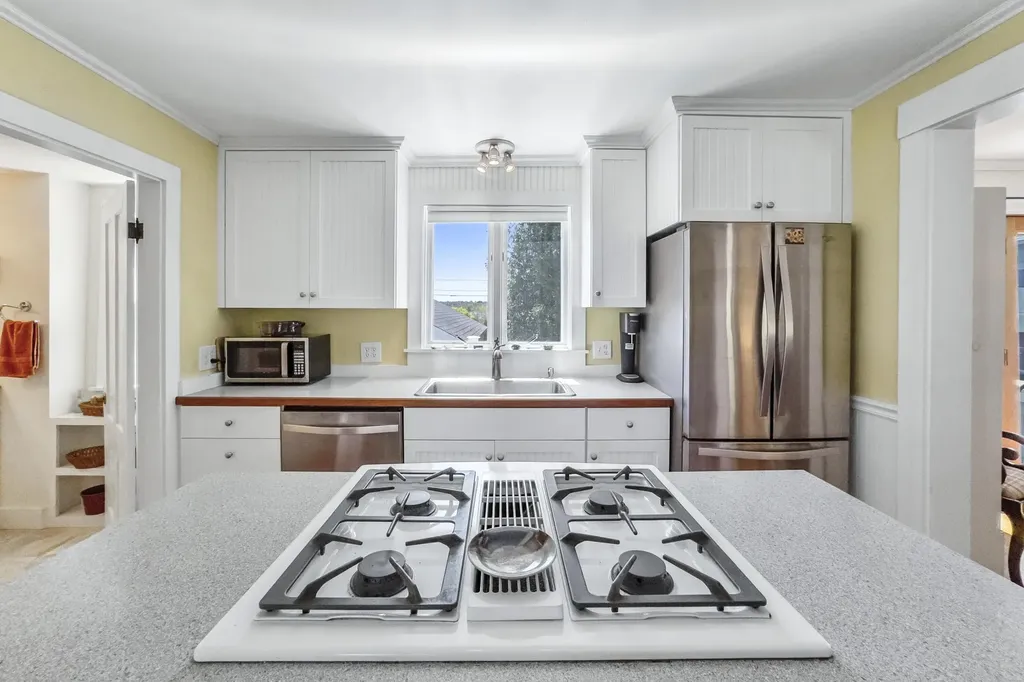 7 Pacific Street Rockland ME 04841