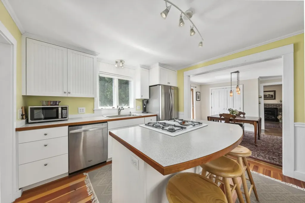 7 Pacific Street Rockland ME 04841