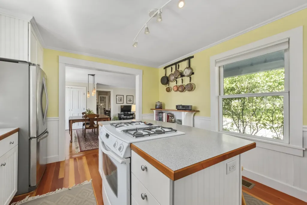 7 Pacific Street Rockland ME 04841
