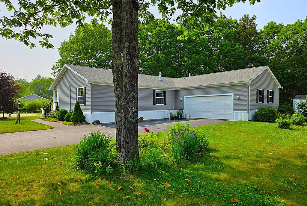 8 Fieldstone Drive Lyman ME 04002