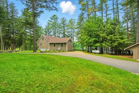 11 South Mcsherry Lane Hartford ME 04220