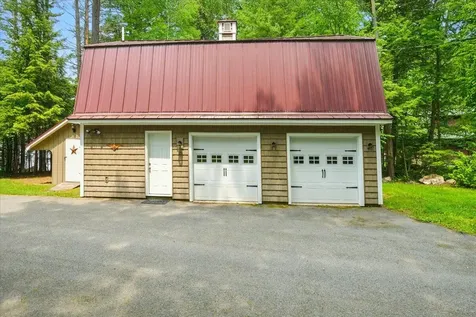 11 South Mcsherry Lane Hartford ME 04220