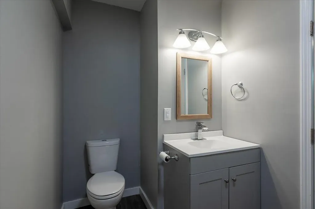 13 Liberty Road Washington ME 04574