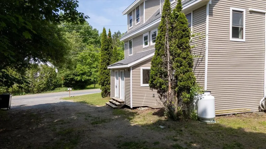 13 Liberty Road Washington ME 04574