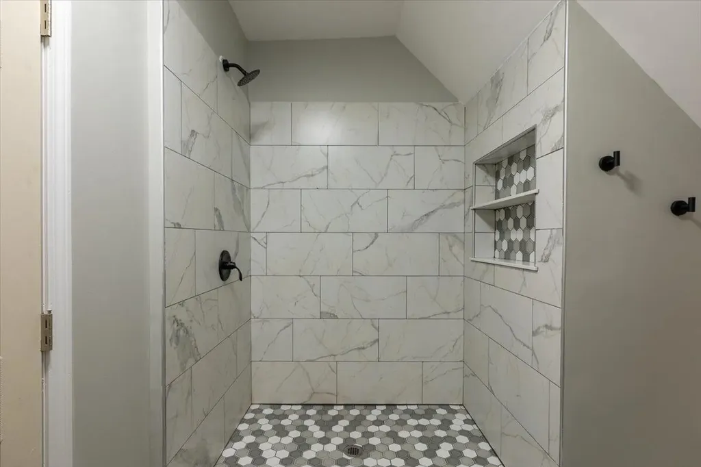 13 Liberty Road Washington ME 04574