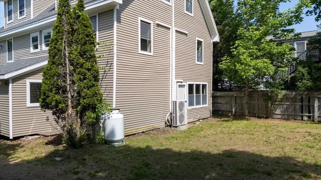 13 Liberty Road Washington ME 04574