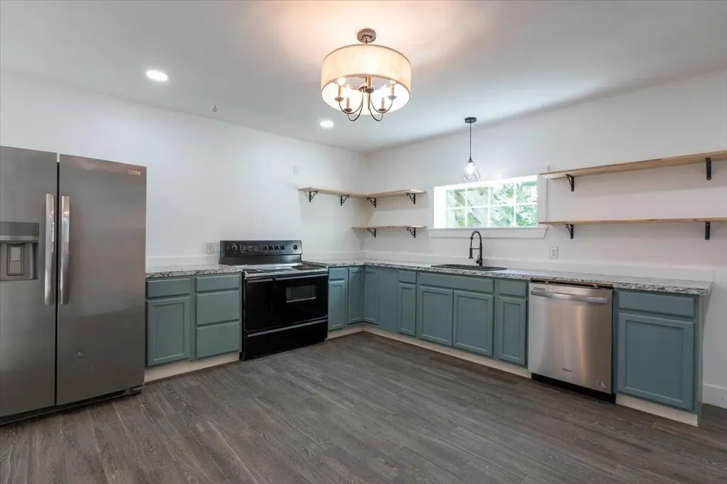 13 Liberty Road Washington ME 04574