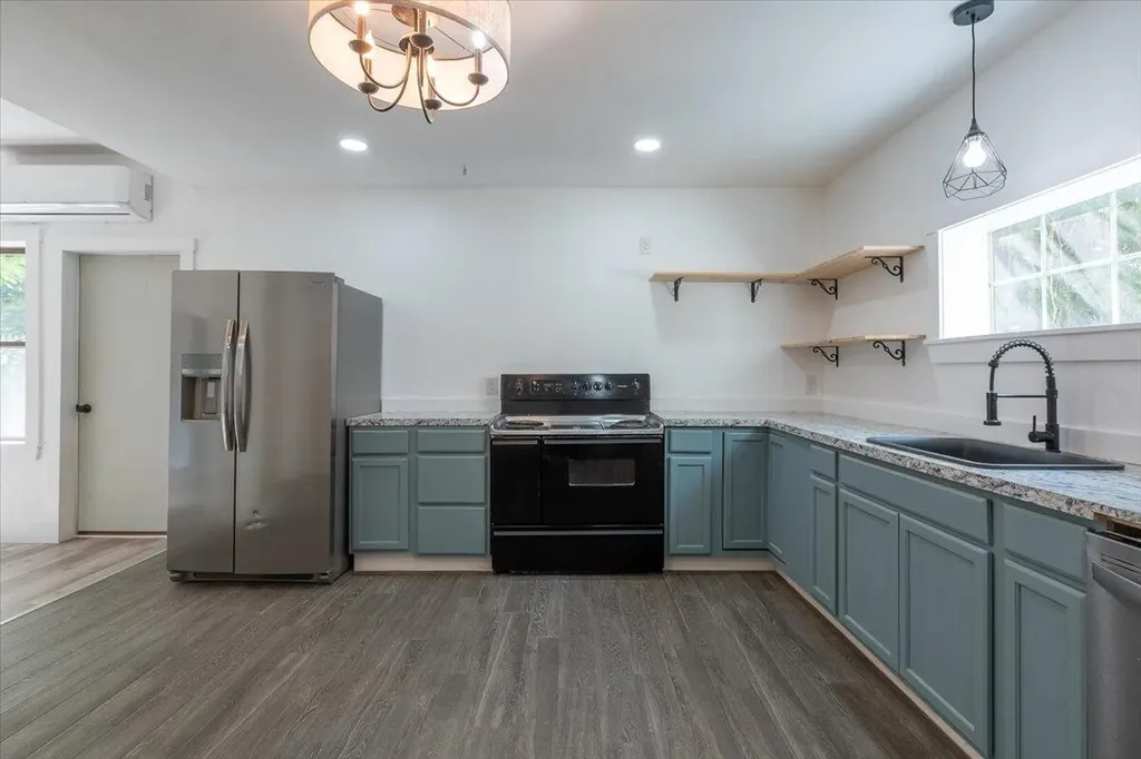 13 Liberty Road Washington ME 04574