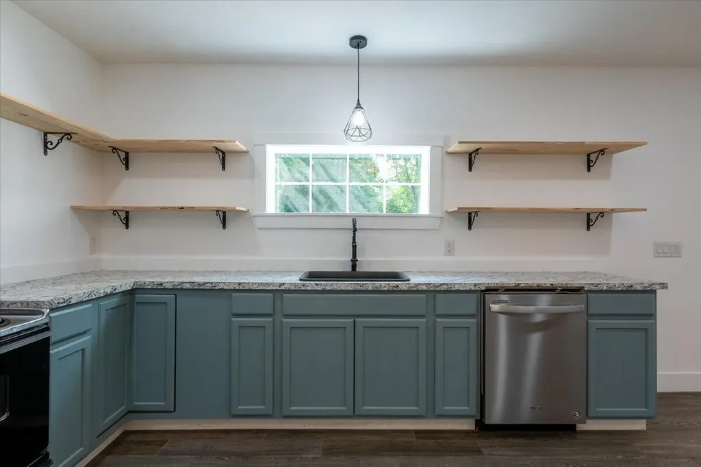 13 Liberty Road Washington ME 04574