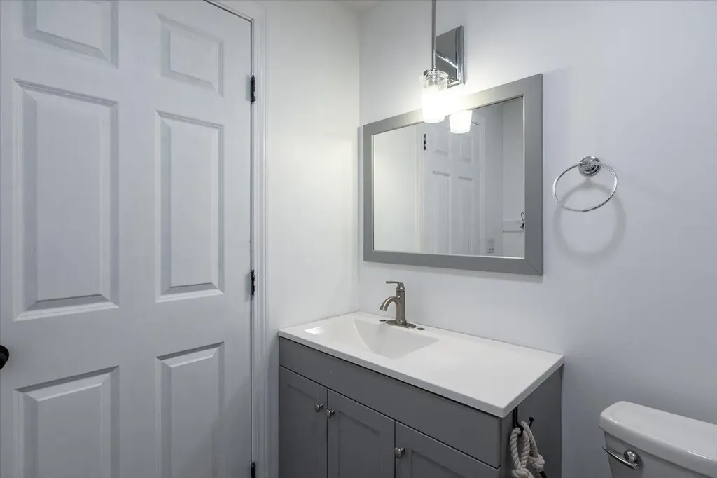 13 Liberty Road Washington ME 04574