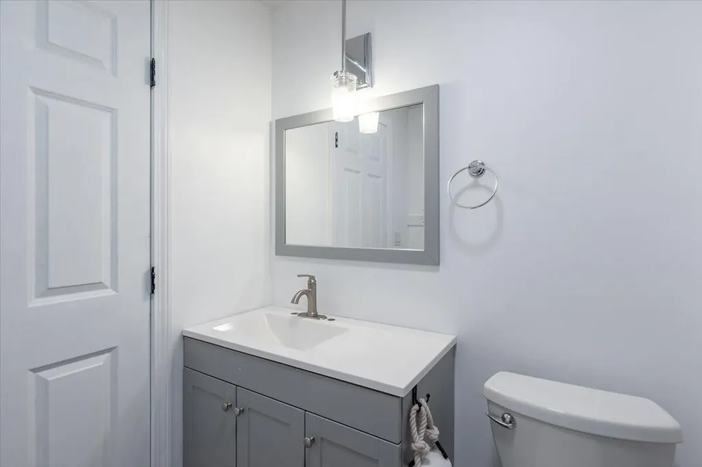13 Liberty Road Washington ME 04574
