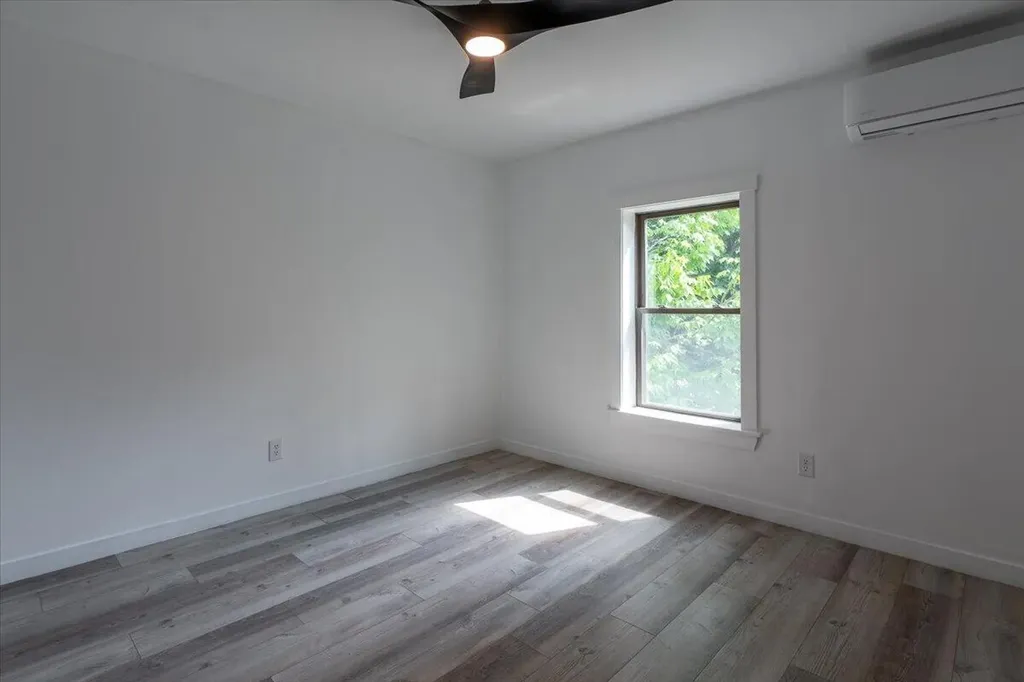 13 Liberty Road Washington ME 04574