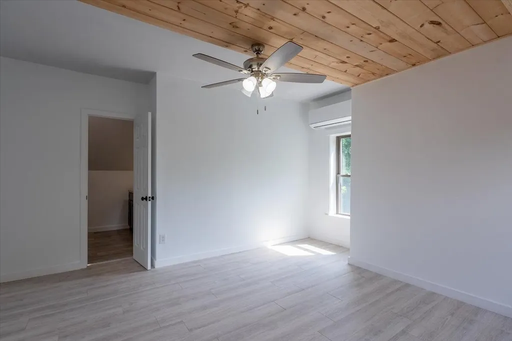 13 Liberty Road Washington ME 04574
