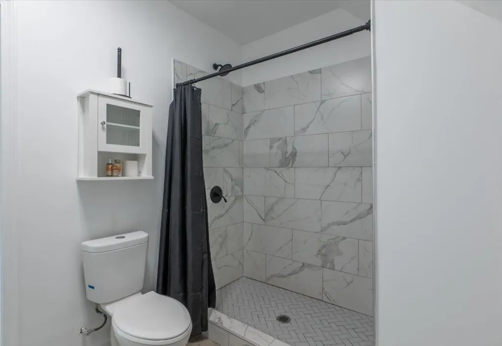 13 Liberty Road Washington ME 04574