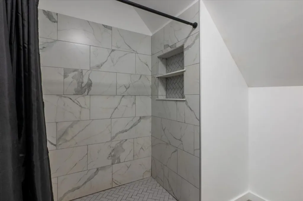 13 Liberty Road Washington ME 04574