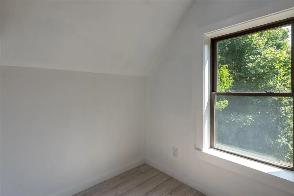 13 Liberty Road Washington ME 04574