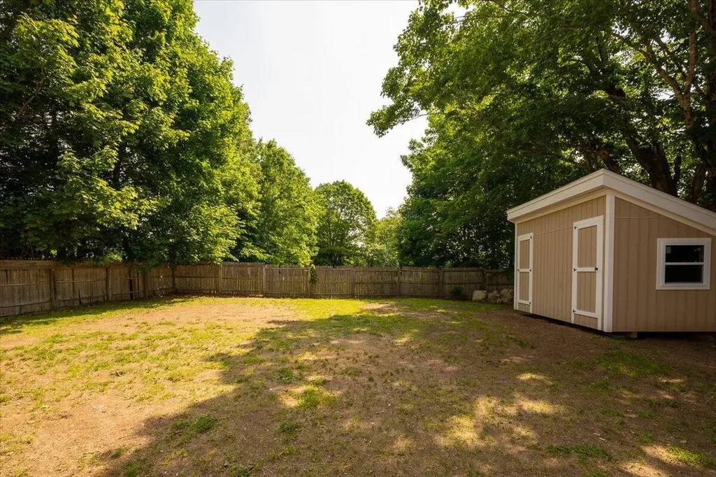 13 Liberty Road Washington ME 04574