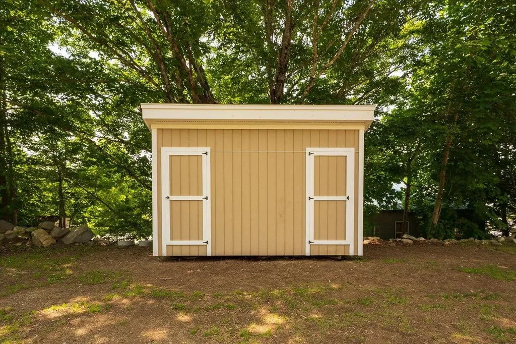 13 Liberty Road Washington ME 04574