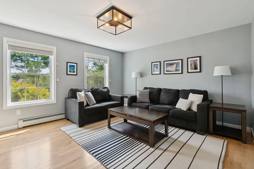 14 Jordan Circle Gray ME 04039
