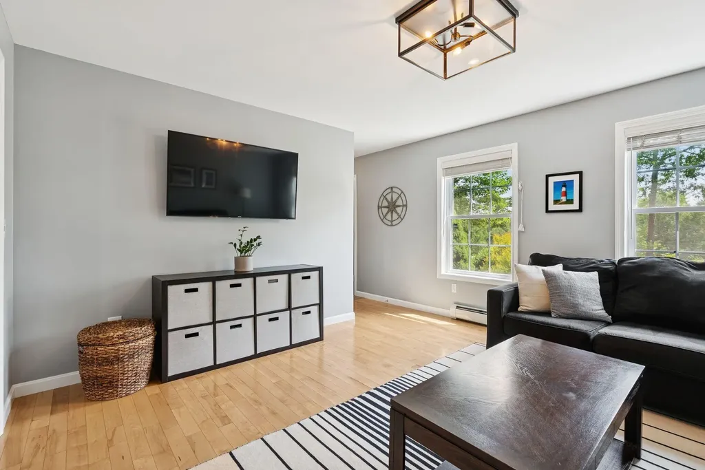 14 Jordan Circle Gray ME 04039