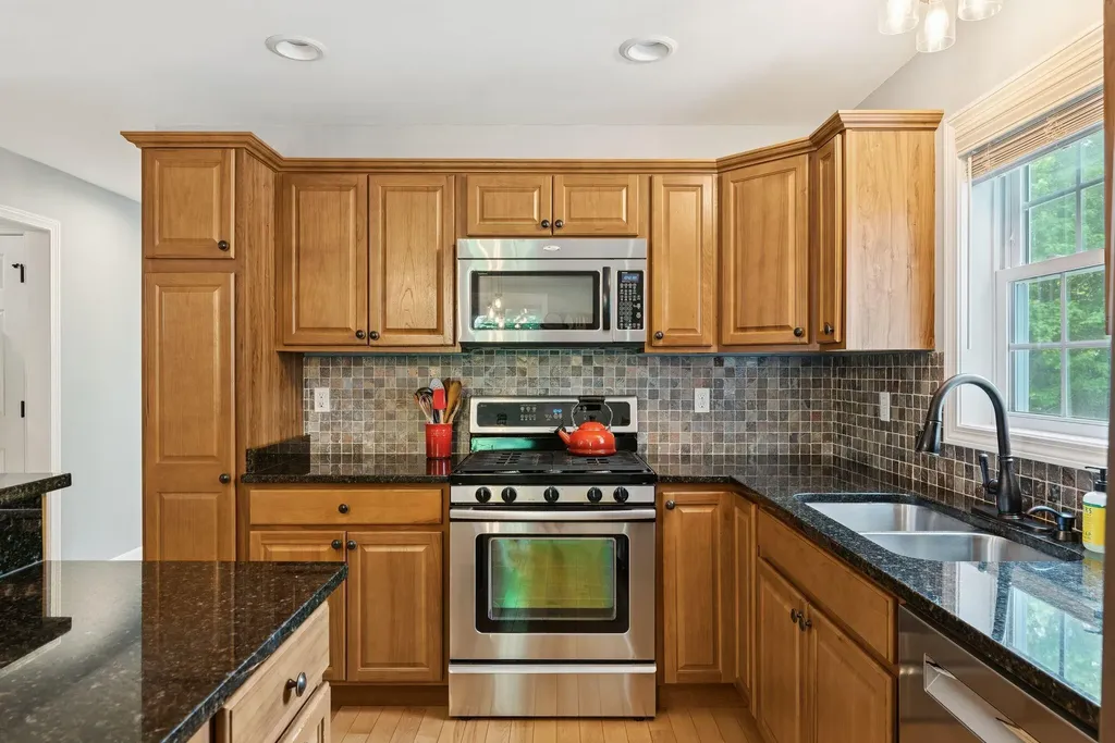 14 Jordan Circle Gray ME 04039