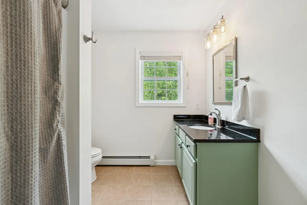 14 Jordan Circle Gray ME 04039