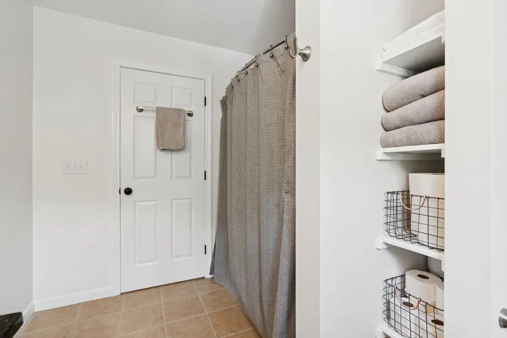 14 Jordan Circle Gray ME 04039