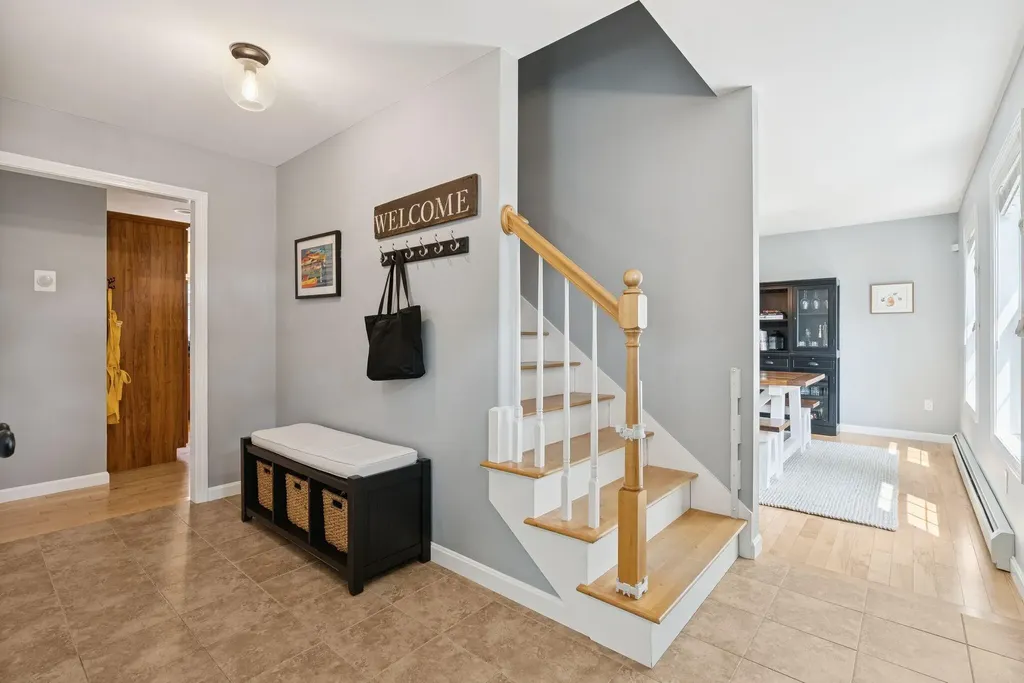 14 Jordan Circle Gray ME 04039