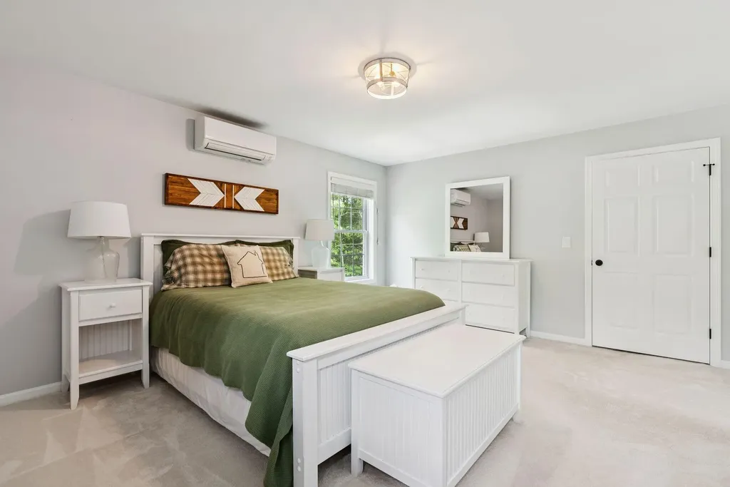 14 Jordan Circle Gray ME 04039