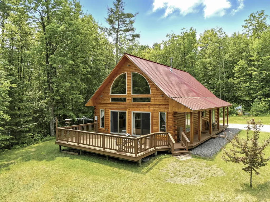 362 N Raymond Road Poland ME 04274