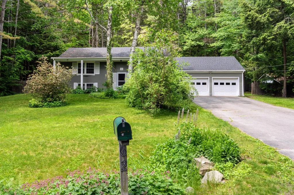62 Country Club Road Manchester ME 04351