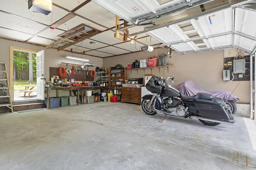 62 Country Club Road Manchester ME 04351