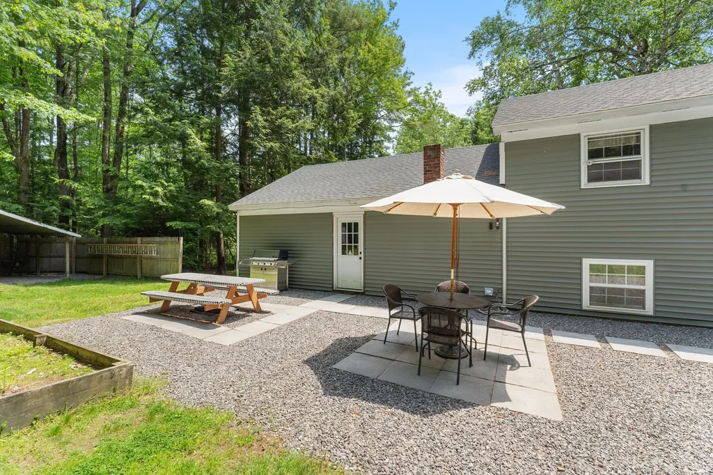 62 Country Club Road Manchester ME 04351