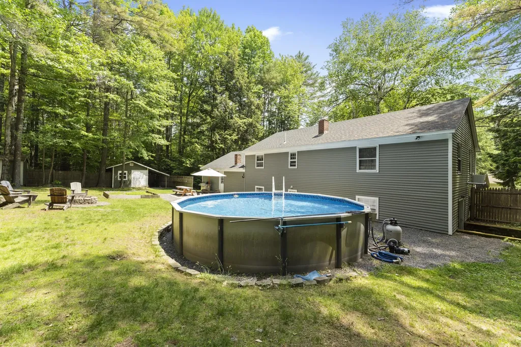 62 Country Club Road Manchester ME 04351