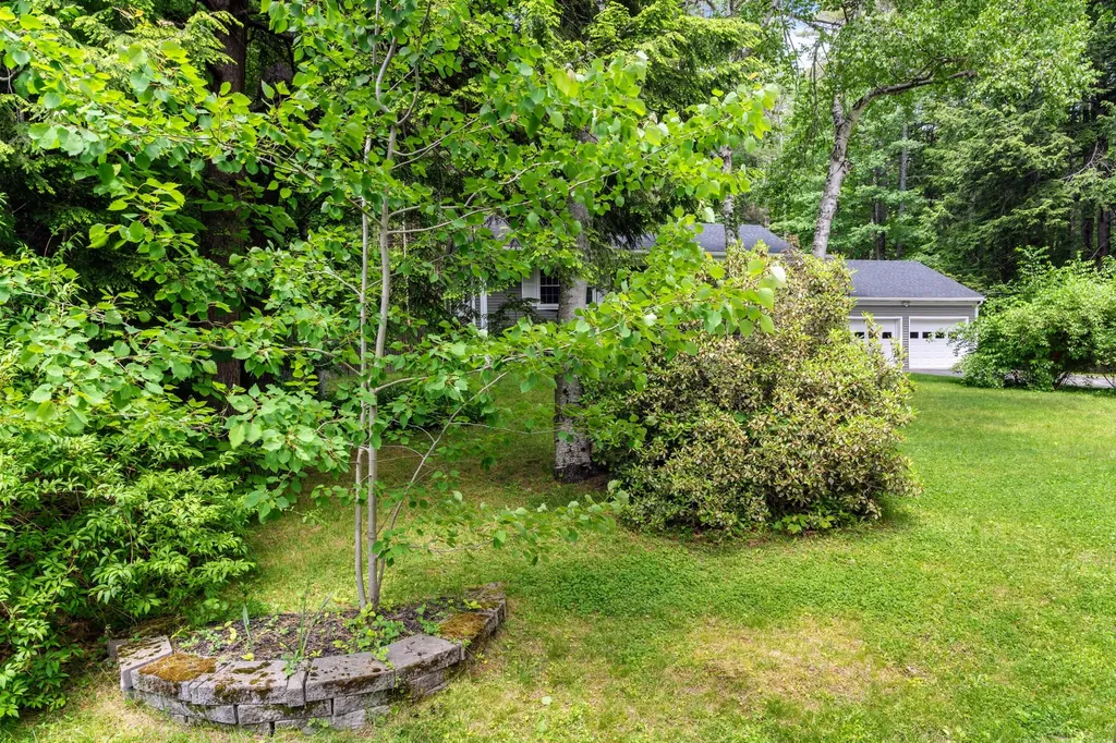 62 Country Club Road Manchester ME 04351