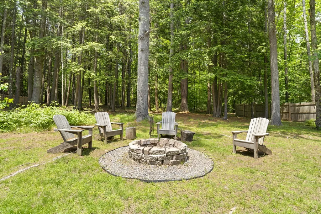 62 Country Club Road Manchester ME 04351