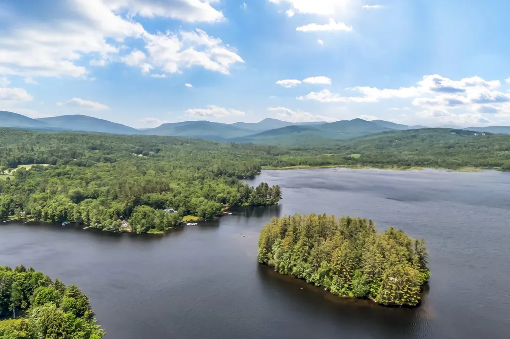 28 Pond Road Wilton ME 04294