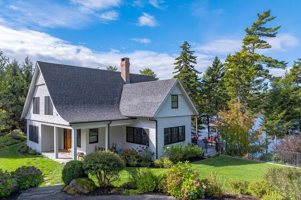 19 Vista Way Mount Desert ME 04660