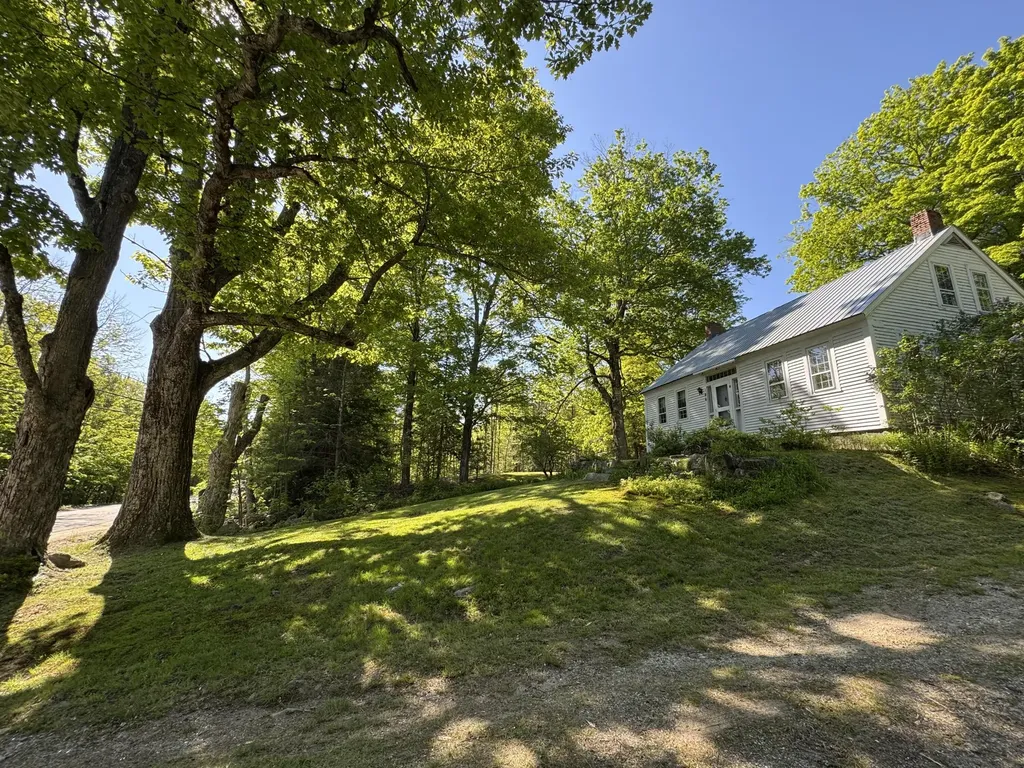 186 Bridgton Road Sebago ME 04029