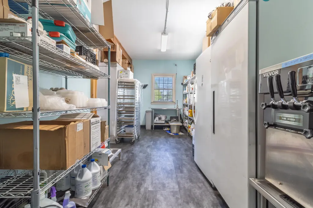 25 And 27 E East Main Street Searsport ME 04974