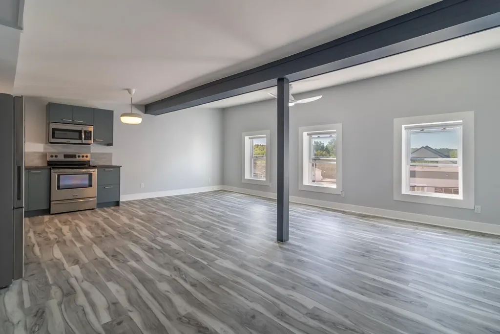 25 And 27 E East Main Street Searsport ME 04974