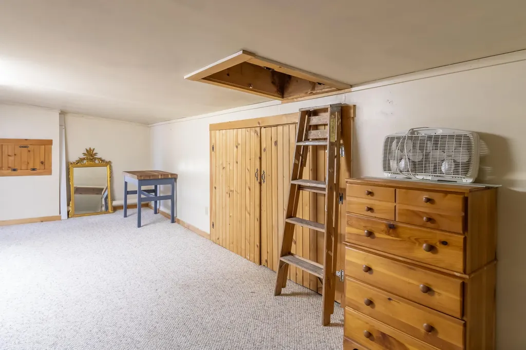 25 And 27 E East Main Street Searsport ME 04974